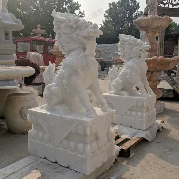 什么是傳統(tǒng)景觀中的藝術(shù)雕塑呢？