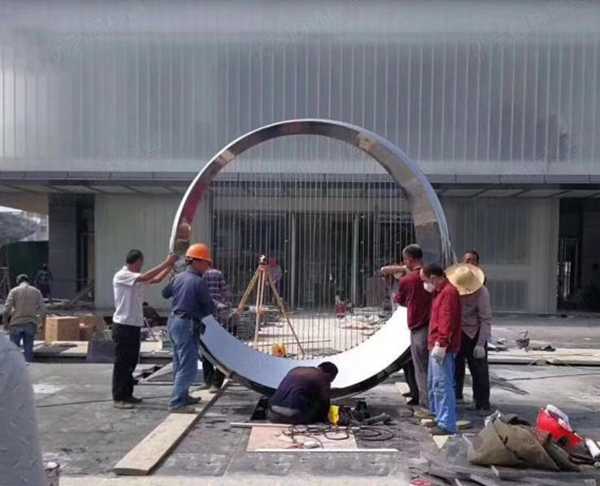 現代園林景觀雕塑如何進行包裝運輸？優藝雕塑廠家為您支招
